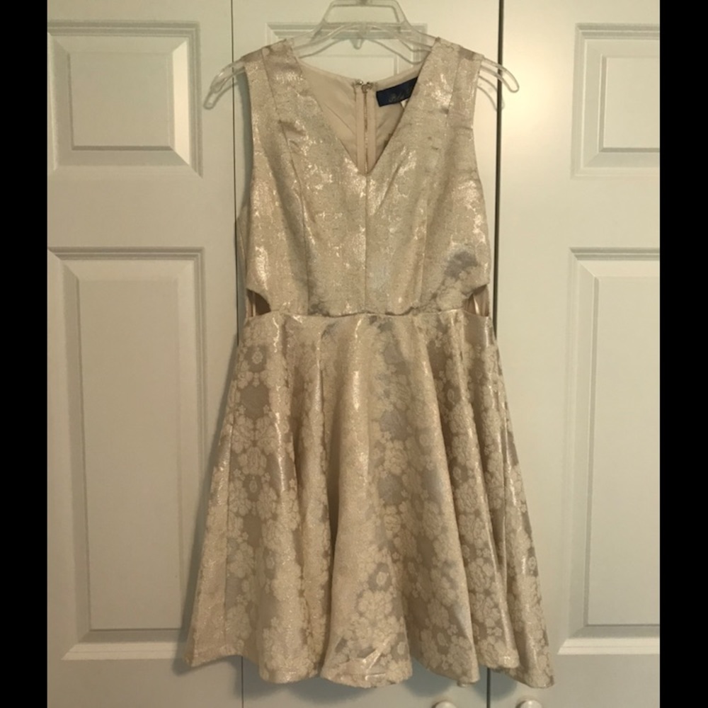 NEW Cream/gold dress size M